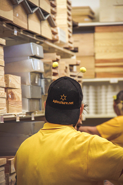 Dans les rayons du magasin d'apiculture.live Dans les rayons du magasin d'apiculture.live