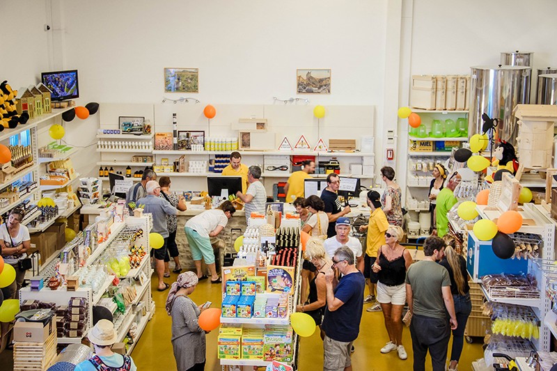 L'intérieur du magasin d'apiculture.live L'intérieur du magasin d'apiculture.live
